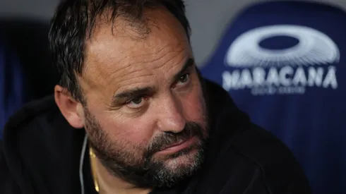 José Luis Sierra nuevamente se mosquea con la prensa, ahora por la eliminación de Unión Española en la Sudamericana.