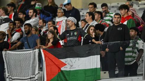 Hinchas de Palestino fueron denunciados en Brasil.