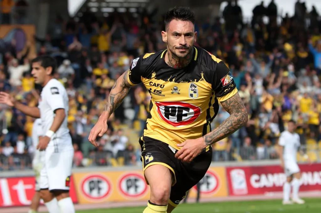 Mauricio Pinilla abordó la fea derrota de Colo Colo contra Racing, que sentencia el futuro de Almirón como DT del Cacique.