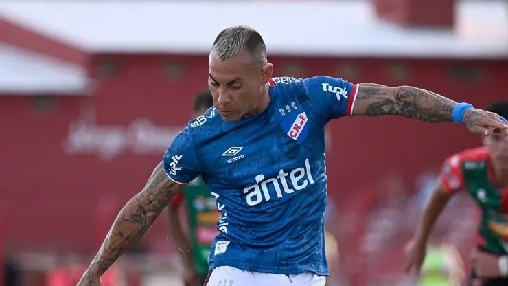 Eduardo Vargas afuera de Copa Libertadores con Nacional.