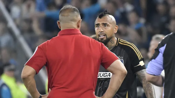 Yáñez cuenta que Vidal le faltó el respeto a Almirón