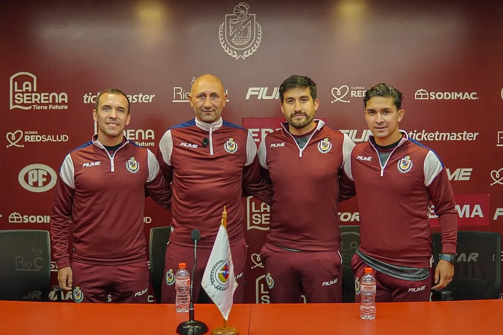 Cristian Paulucci llegó a La Serena con Emiliano Fleitas de PF y Felipe Gutiérrrez de asistente. Dos ex Cruzados. (Foto: CDLS oficial).