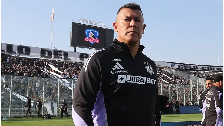 Jorge Almirón sorprendió a todos en Colo Colo con su postura.