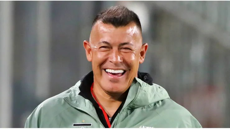 Las horas de Jorge Almirón en Colo Colo parecen estar contadas.