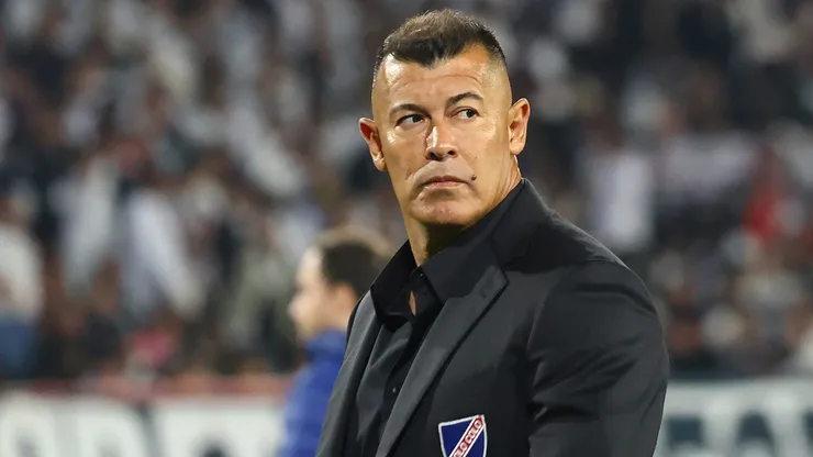 Jorge Almirón no saldría gratis de Colo Colo.