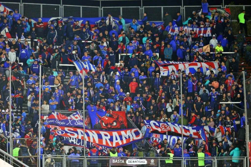 Dos mil hinchas de la U podrán estar en duelo con Botafogo (Photosport)