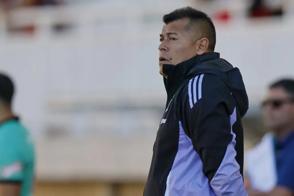 Jorge Almirón no renunciará a Colo Colo y su salida deberá ser negociada. (Foto: Andres Pina/Aton Chile)