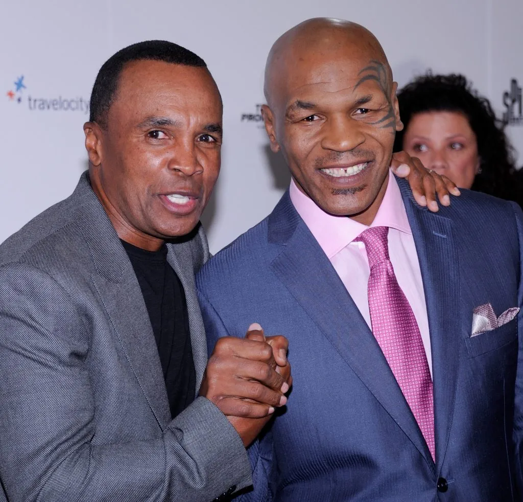 Sugar Ray Leonard (Izquierda) eligió a Mike Tyson (Derecha) como uno de los mejores boxeadores de la historia.  (Foto: Ethan Miller/Getty Images)