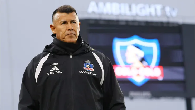 Jorge Almirón tiene las horas contadas en Colo Colo.