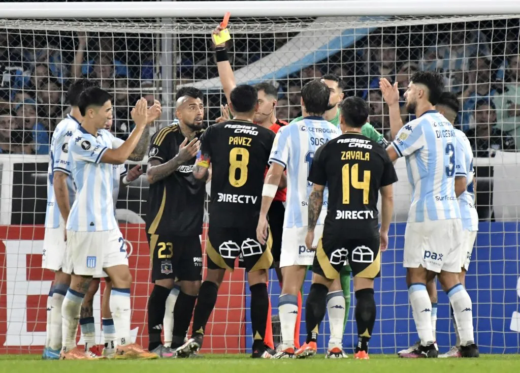 La expulsión de Vidal en Argentina. Imagen: Photosport