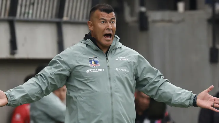Ñublense ya le sacó un DT a Colo Colo.