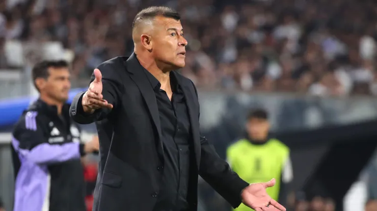 Surgen defensas para Almirón.