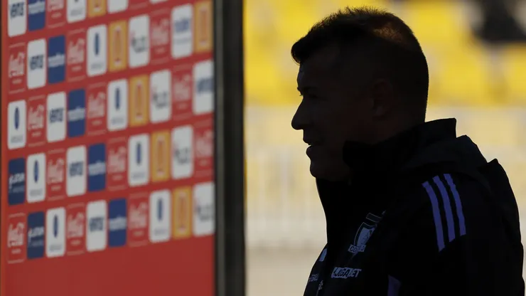 Jorge Almirón tiene las horas contadas en Colo Colo.