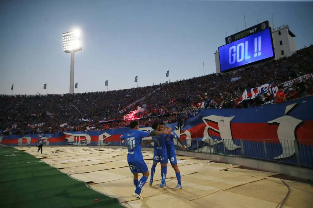 Autoridades no quieren partidos de la U como local en la noche.