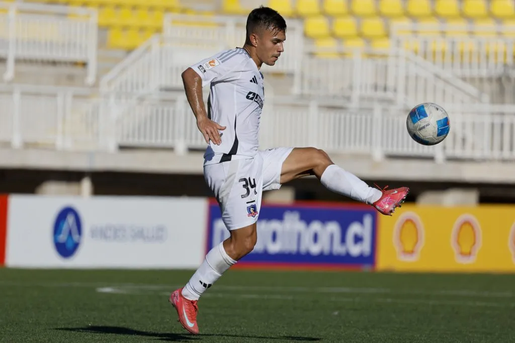 Guarello echa para la casa a Vidal y Pavez en Colo Colo y pide rescatar de la noche y la jarana a Vicente Pizarro.