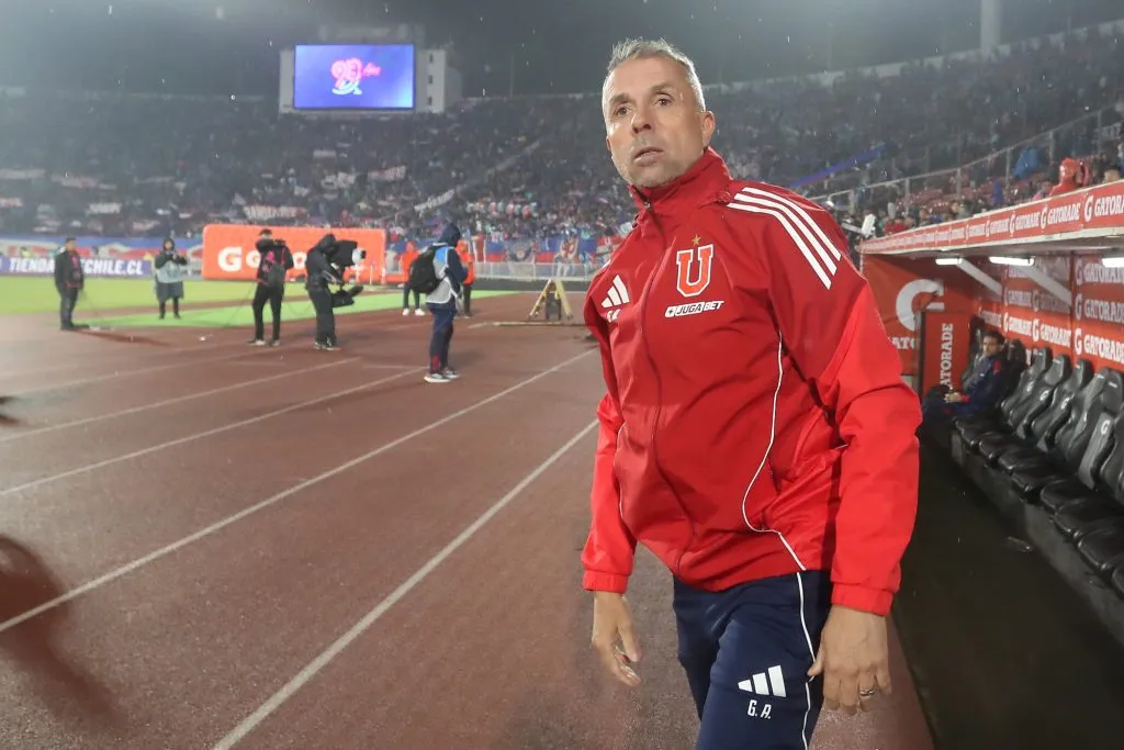 El pueblo azul se saca el sobrero con Gustavo Álvarez.