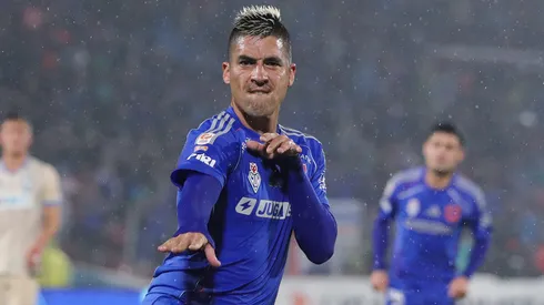 Leandro Fernández celebró así y uno de sus compañeros le siguió el paso de baile.