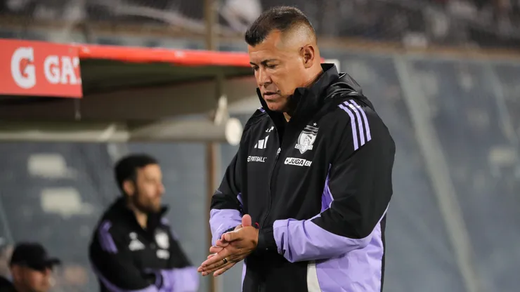 Colo Colo está a la espera de una decisión con Jorge Almirón.