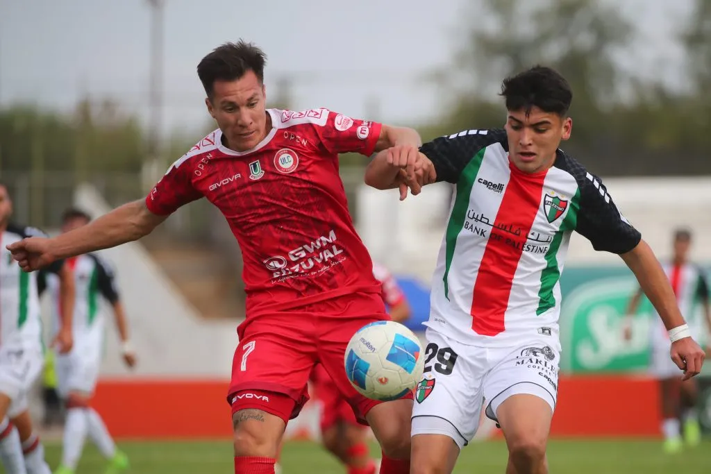 Ian Garguez en acción por Palestino, donde suma 19 partidos jugados. (Jonnathan Oyarzun/Photosport).