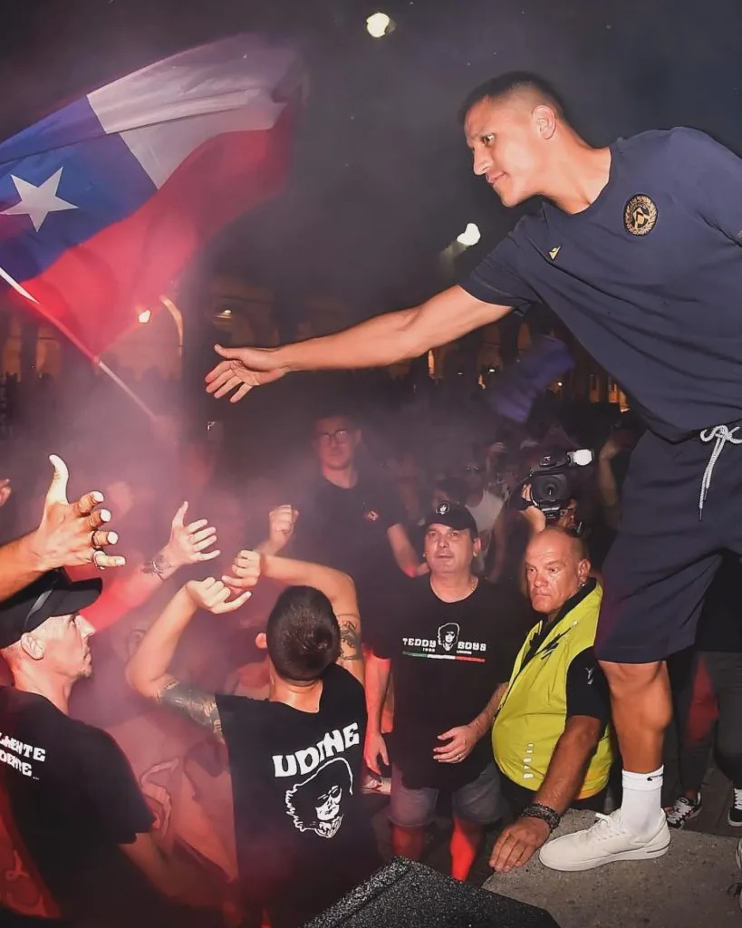 Alexis Sánchez fue defendido por los hinchas de Udinese ante los desprecios de Kosta Runjaic. Foto: Udinese.