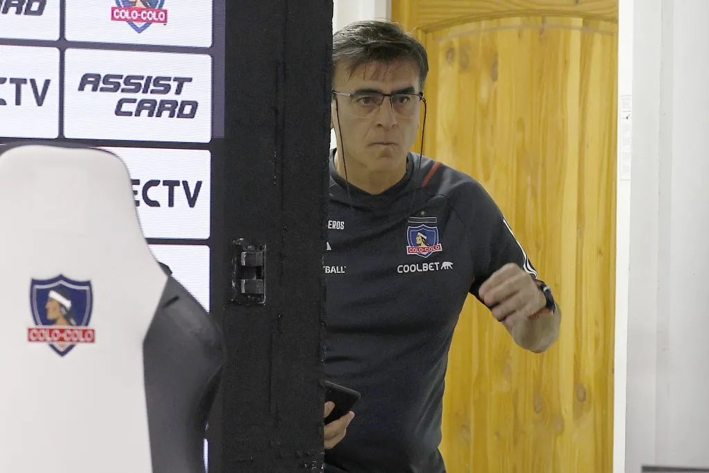 En Argentina están seguro que esta imagen está más cerca de repetirse con Quinteros en Colo Colo. Foto:  Dragomir Yankovic/Photosport