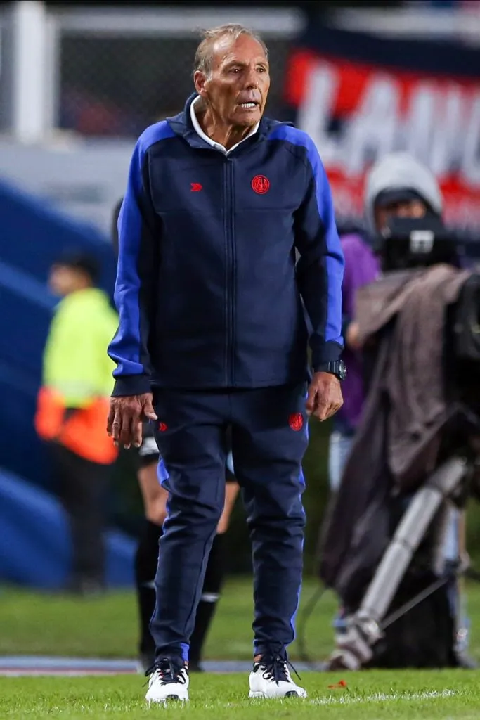Miguel Ángel Russo sería opción en Colo Colo, aunque todavía resta definir la salida de Jorge Almirón (Photo by Daniel Jayo/Getty Images)
