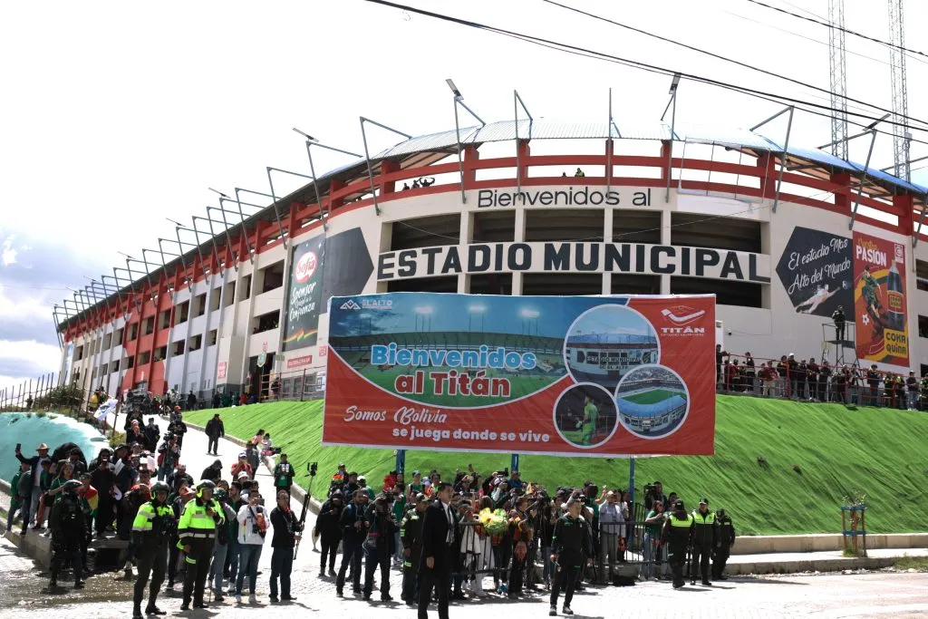 La selección chilena debe visitar el Estadio Municipal El Alto | Getty Images