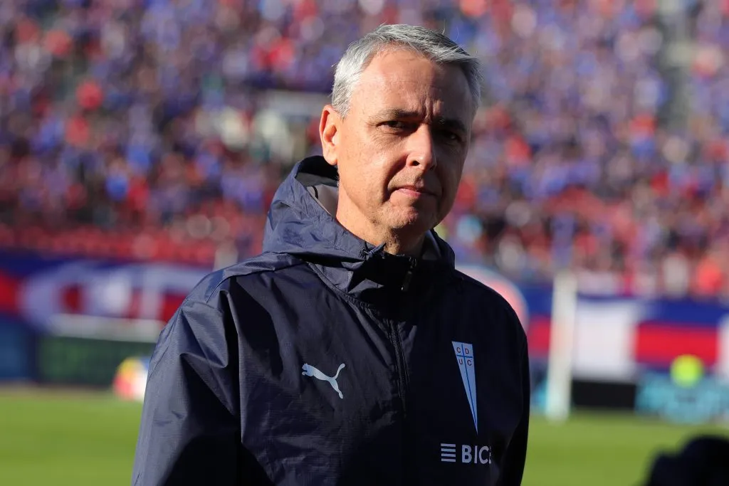 Tiago Nunes espera el fichaje de tres jugadores en Universidad Católica. ¿Le cumplirá la dirigencia cruzada? | Foto: Photosport.