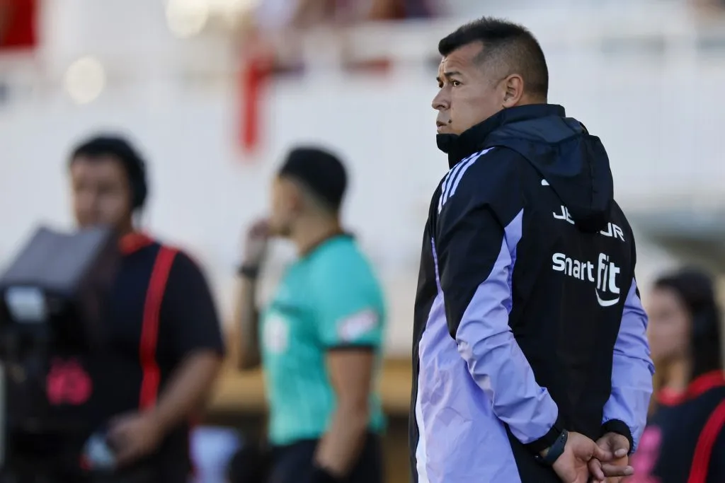 Almirón se irá de Colo Colo tras un magro 2025