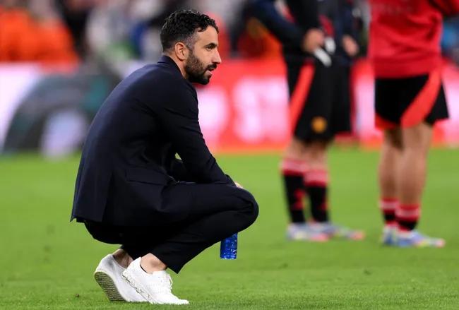 Rúben Amorim ofreció irse el United sin cobrar un solo euro de su finiquito, algo que Almirón podría replicar en Colo Colo. | Foto: Getty Images.