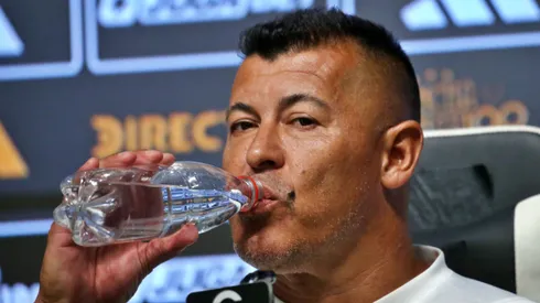 Almirón sigue negociando su salida de Colo Colo.