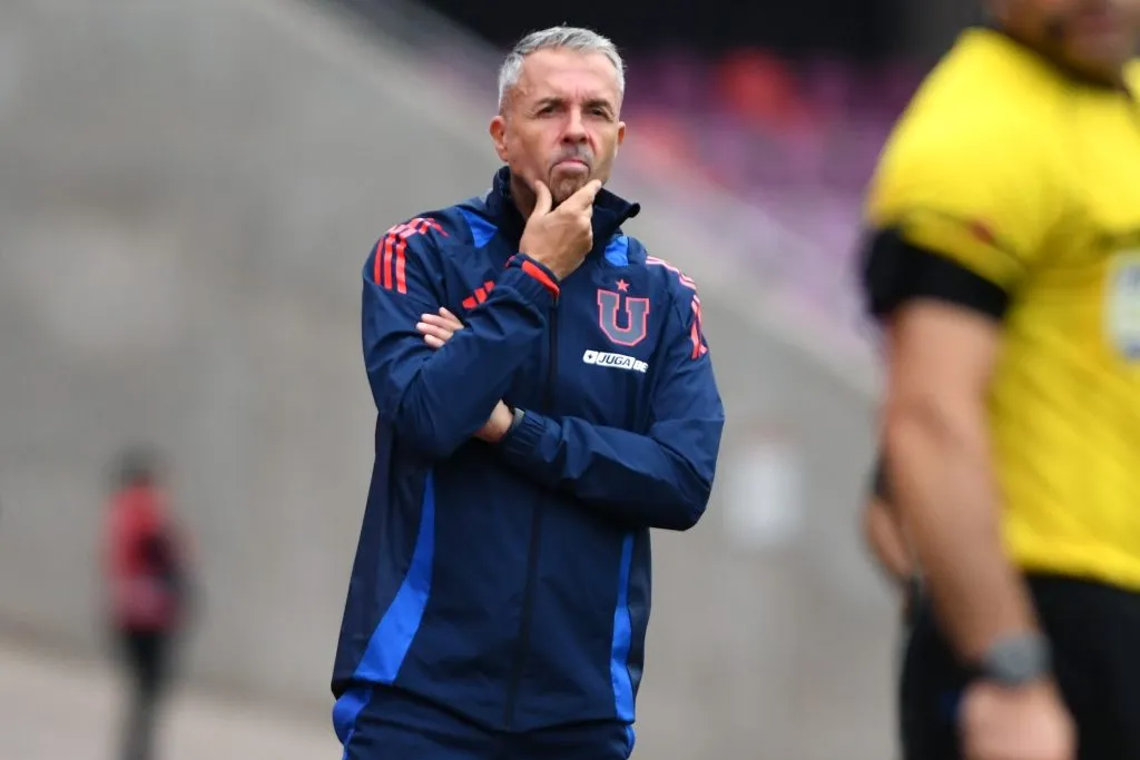 Gustavo Álvarez vive días claves en la U. Imagen: Photosport