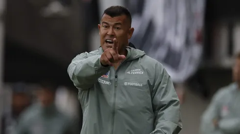 Por ahora, Jorge Almirón sigue en Colo Colo pese a que públicamente es conocido que dejará de serlo pronto.