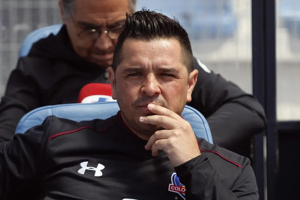 Héctor Tapia no estaría de acuerdo con dirigir un interinato en Colo Colo. (Foto: Felipe Zanca/Photosport)