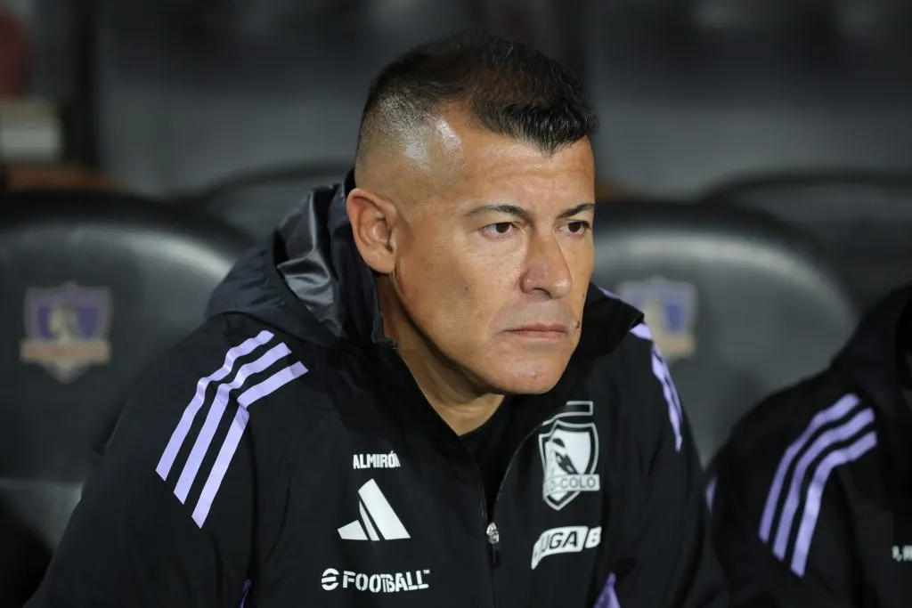 Jorge Almirón sigue siendo el DT de Colo Colo, pese a los deseos de la dirigencia | Photosport