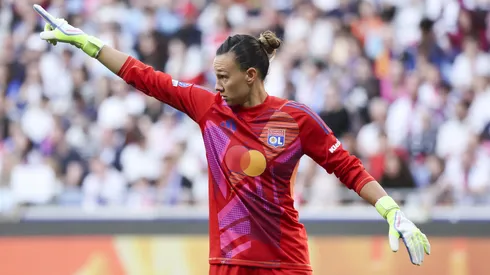 Endler elegida entre las mejores arqueras de la historia en el fútbol femenino mundial.