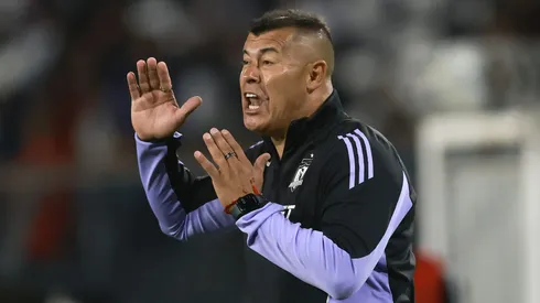 Almirón ahora deberá modificar la formación de Colo Colo