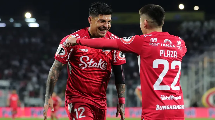 El festejo de gol de Ñublense en el Estadio Monumental, en la fecha 11 de la liga chilena.
