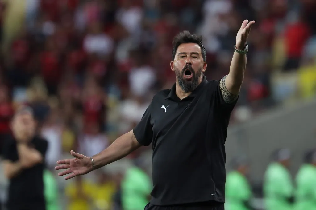 Pablo Vitamina Sánchez ante Flamengo en Brasil. (Wagner Meier/Getty Images).