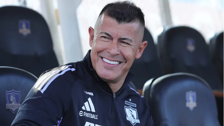 Jorge Almirón llegó con una sonrisa al duelo versus la Furia Roja.