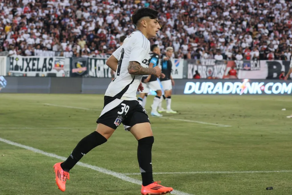 Francisco Marchant debutó este 2025 en Colo Colo frente a Racing Club. (Foto: Dragomir Yankovic/Photosport)