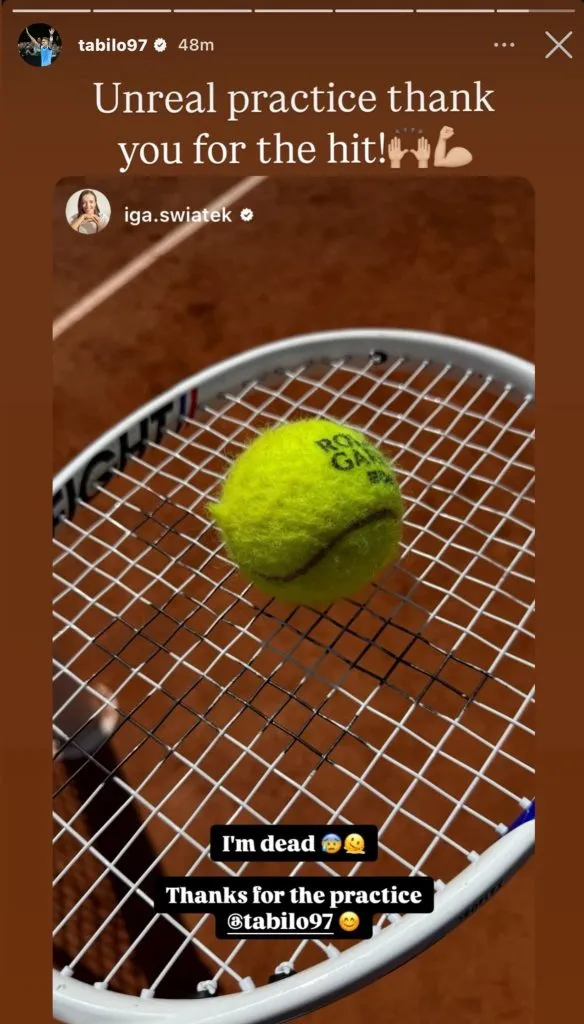 Alejandro Tabilo entrena con Iga Swiatek para Roland Garros.