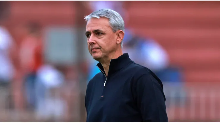 Tiago Nunes sumó una nueva derrota en este terrible 2025 con Universidad Católica.