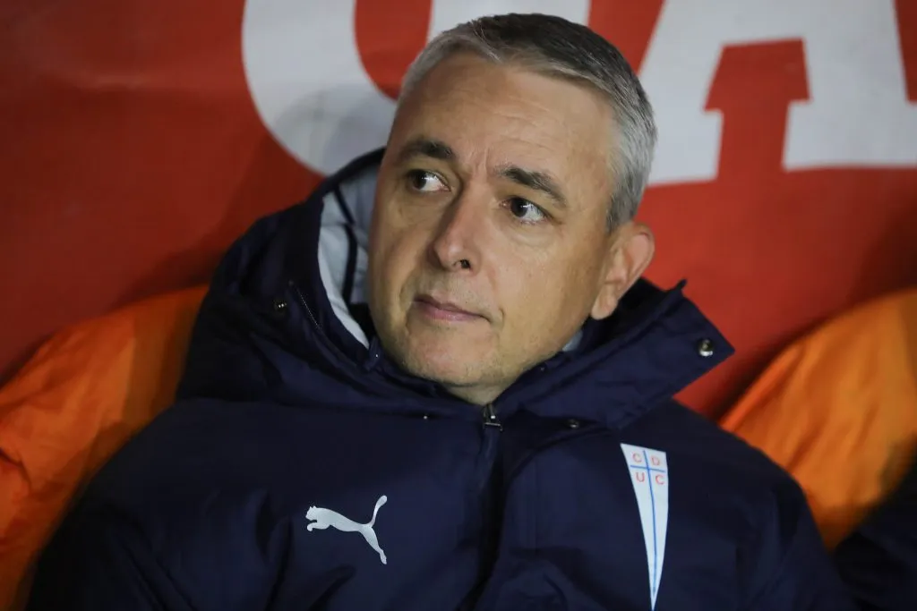 Tiago Nunes dejó de ser el técnico de Universidad Católica tras la dura derrota por 3-0 ante Deportes La Serena. | Foto: Photsport.