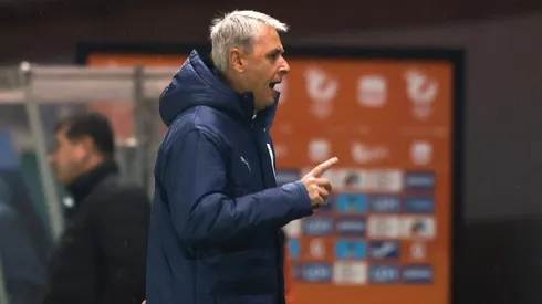 "¿Por allá es la salida?". Tiago Nunes se fue de la UC.