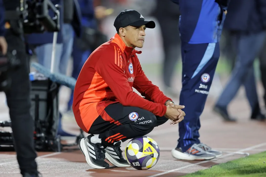 Alexis Sánchez volvió a las convocatorias para la doble fecha pasada, pero una lesión lo dejó otra vez al margen y con Ricardo Gareca muy frustrado. Foto: Photosport.