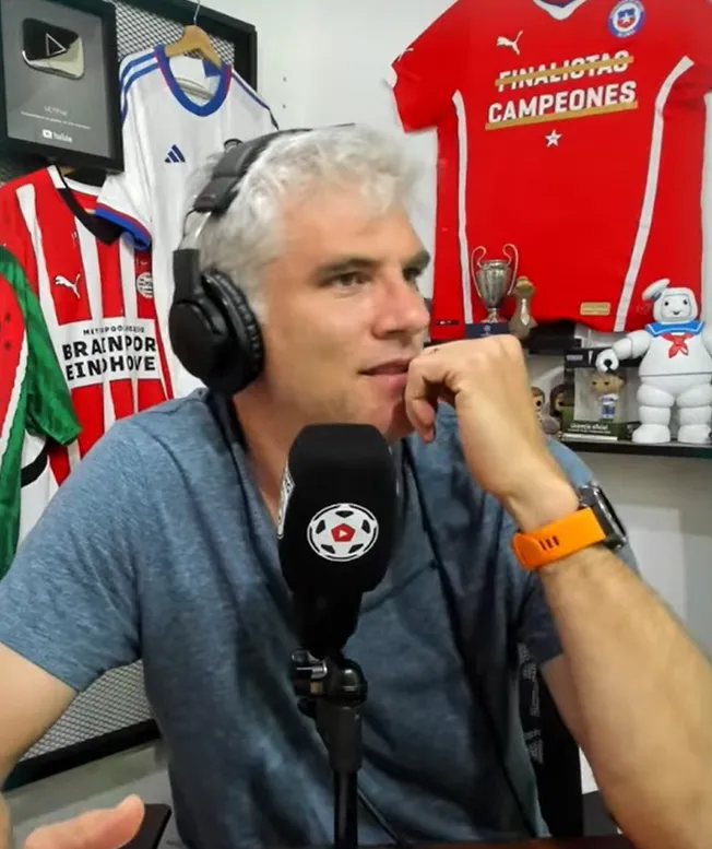 Manuel de Tezanos analizó en profundidad la nómina de la Roja. (Captura YouTube Tarde, Pero al Balong).