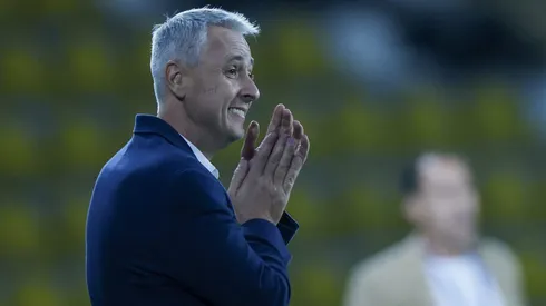 Tiago Nunes deja la banca de Universidad Católica y ya hay reemplazante.