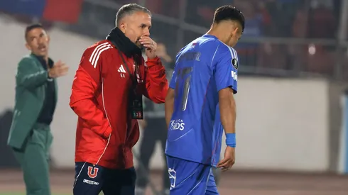 Gustavo Álvarez debió llamar a un jugador cortado para suplir a Rodrigo Contreras.