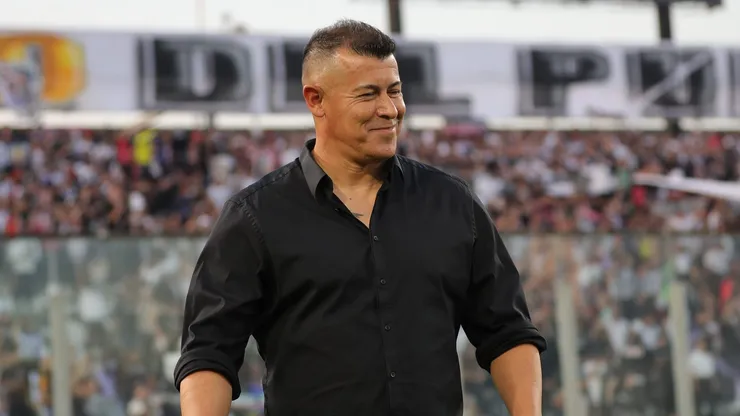 Pese a todo, Jorge Almirón puede sonreír en Colo Colo tras recuperar una pieza clave.